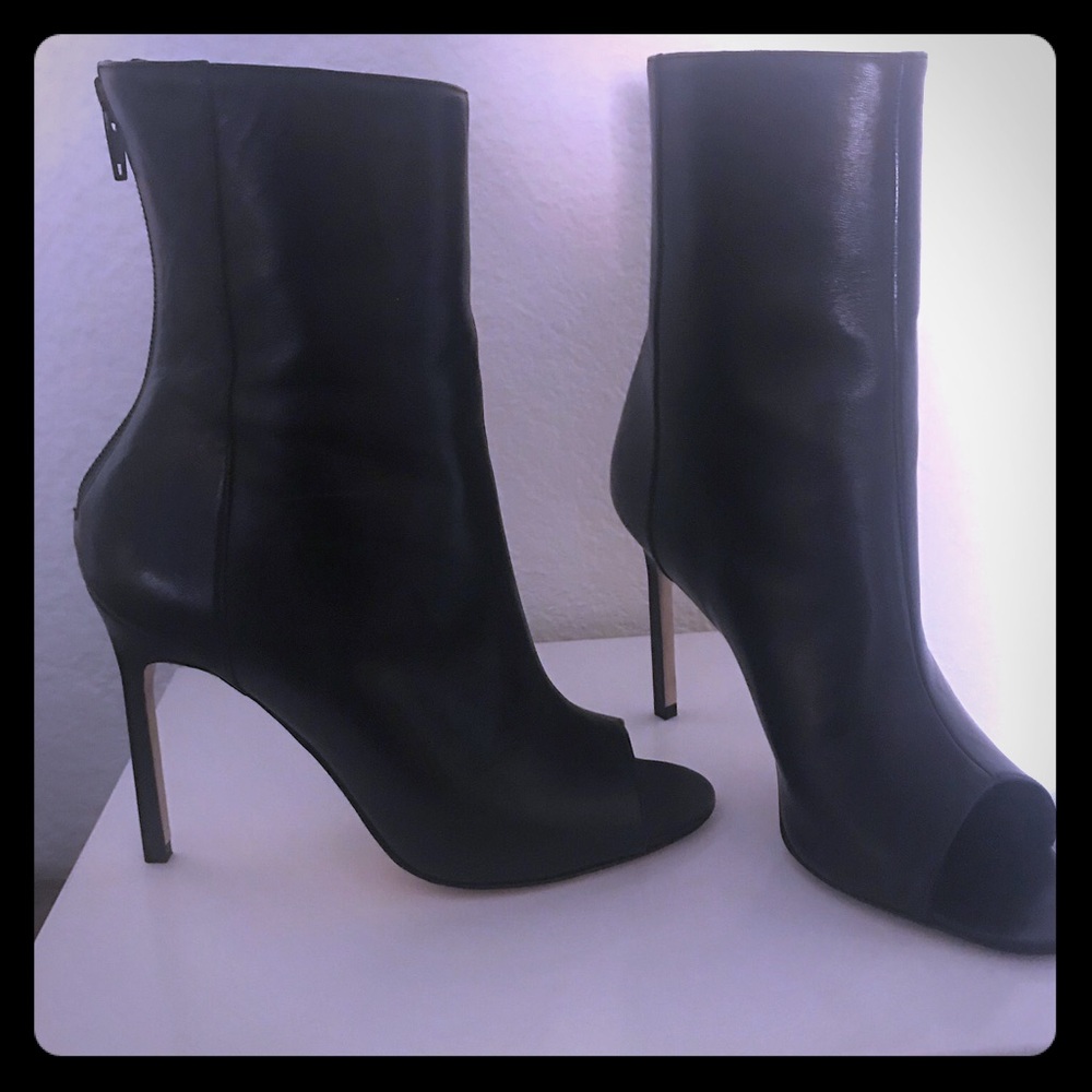 MANOLO BLAHNIK BOOTIES - 38 - NIB - BLACK LEATHER
